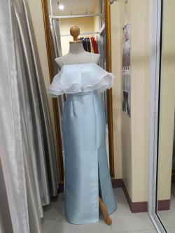 (PRE-LOVED) ราตรียาวสีฟ้าสายเดี่ยวอกระบายด้วยผ้าแก้ว (M) มือ2