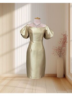 (PRE-LOVED) ชุดราตรีสั้นสีทอง ผ้าไหมเทียม เเขนตุ๊กตา ไซส์ L