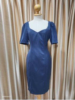 (PRE-LOVED) เดรสสั้นสีกรมมีแขน M