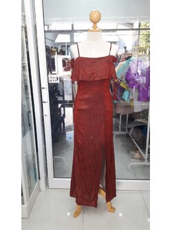 (PRE-LOVED) ยาวแดงกลิตเตอร์ปาดไหล่ (M)