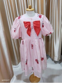 ชุดเด็กชมพูลายดอกไม้แดงโบว์แดง