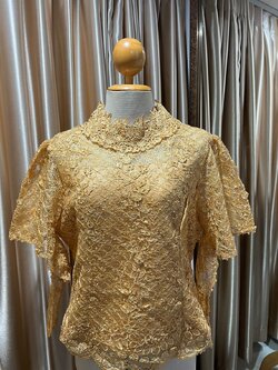 เสื้อลูกไม้คอปิด 40