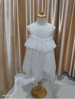 ชุดเด็กแขนกุด อกระบาย สีขาว