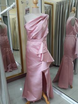 ชุดราตรียาวไหล่เดี่ยวจีบหน้าผ่าหน้า สีกลีบบัว L