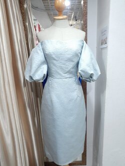 ชุดราตรีสั้นสีฟ้าปาดไหล่แขนตุ๊กตาผ้าลาย(M)