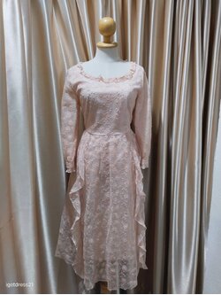 เดรสสั้นแขนยาว สีส้ม ผ้าลูกไม้ทั้งตัว แต่งกระโปรงระบายฟีลสาวหวาน ไซส์ L