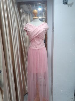 ชุดราตรียาวสีชมพูปาดไหล่ปักมุกกระโปรงสั้นคลุมมุ้งยาว (XL)