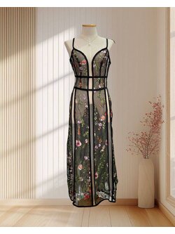 เดรสยาวซีทรูดำ ปักลายดอกไม้ สายเดี่ยว ไซส์ M