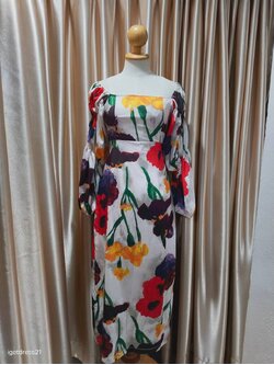 เดรสยาวสีขาว ปาดไหล่แขนยาว ลายดอกไม้ ไซส์ S