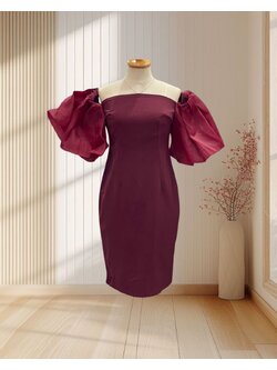 (PRE-LOVED) ราตรีสั้นสีแดง ปาดไหล่ แขนตุ๊กตาผ้าแก้ว ไซส์ S