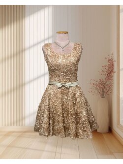 (PRE-LOVED) ราตรีสั้นสีน้ำตาล แขนกุดสานหลัง งานปักผ้า 3D หมีเนย ไซส์ M