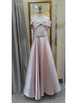 ชุดราตรียาวสีชมพูเปิดไหล่อกโบว์+เข็มขัดโบว์ (M)