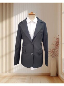 เสื้อสูทผู้หญิงสีดำ กระดุมดำ 2 เม็ด ไซส์ L