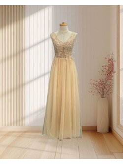 (PRE-LOVED) ราตรียาวสีทอง ปักเลื่อม แขนกุด กระโปรงมุ้ง ไซส์ S