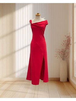 เดรสยาว สีแดง ปาดไหล่ผ้ายืด ไซส์ L