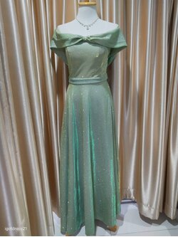 (PRE-LOVED) ราตรียาวกลิตเตอร์ปาดไหล่สม็อคหลัง F