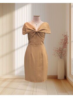 (PRE-LOVED) ราตรีสั้นสีน้ำตาลอิฐสายเดี่ยวรวบโบว์2ชั้น อ้อมแขนผ้าบาบี้ ไซส์ M