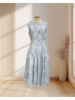 (PRE-LOVED) เดรสสั้นสีฟ้า แขนกุด พิมพ์ลายกุหลาบ กระโปรงพริ้ว ไซส์ S