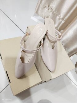 รองเท้ารัดส้น Size 40