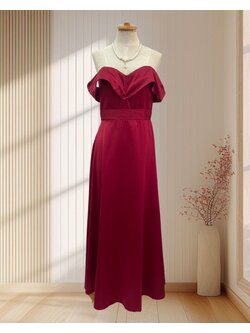 (PRE-LOVED) ชุดราตรีสีแดงยาวปาดไหล่อกรูปวี(S)