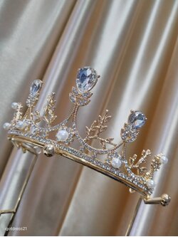 มงกุฏคริสตัลทองมุก