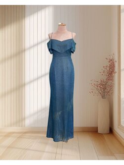 (PRE-LOVED) ราตรียาวสีฟ้า มีแขนกลิตเตอร์ ไซส์ M