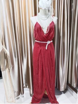 ชุดราตรีแก๊สบี้