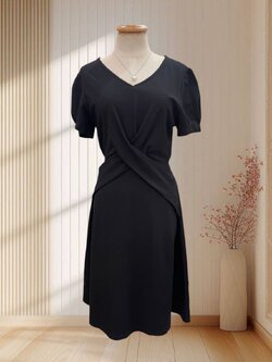 เดรสสั้นสีดำ แขนสั้น ผ้ายืด ทรงเทนนิส แต่งผ้าไขว้หน้า ไซส์ M