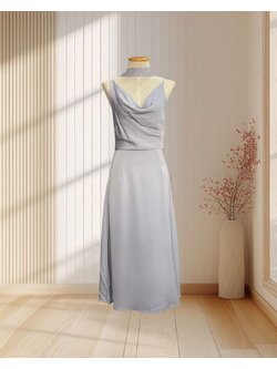 ราตรียาว สีเทา สายเดี่ยวคอถ่วง ผ้าทิ้งตัว พร้อมผ้าพันคอ ไซส์ M