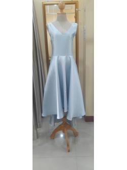(PRE-LOVED) ราตรีหน้าสั้นหลังยาวสีฟ้าเเขนกุด(L)