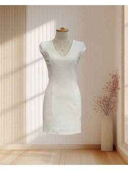 เดรสสั้นสีขาว แขนล้ำ กระโปรงทรงสอบ ไซส์ S