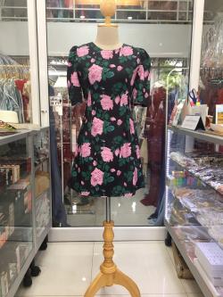 ราตรีสั้นสีดำลายกุหลาบ (M)