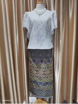 ผ้าถุงปักลายเทา