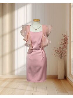 (PRE-LOVED) ชุดราตรีสั้นสีชมพู อกระบายผ้าแก้ว ไซส์ L