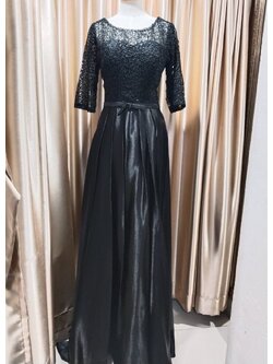 ยาวดำลูกไม้มีแขน