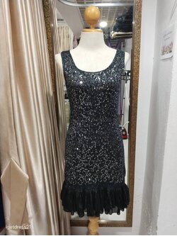 (PRE-LOVED) ราตรีสั้นสีดำแขนกุดแต่งเลื่อม M มือ2