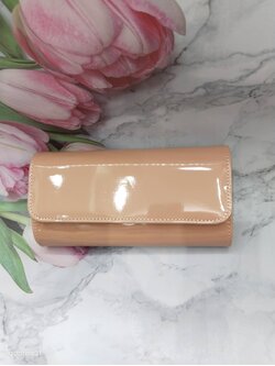 กระเป๋าคลัทซ์ครีมเรียบ+โซ่