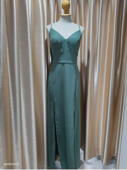 (PRE-LOVED) ชุดราตรียาวสายเดี่ยวชีฟอง สีเขียว M