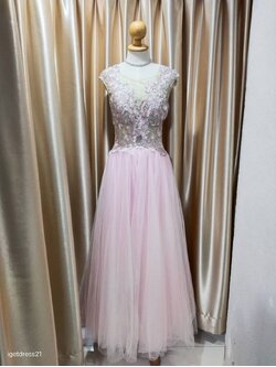 ชุดราตรียาวผ้ามุ้งชมพูแขนกุดปักดอกไม้S (มีตำหนิ)