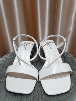 รองเท้าส้นแก้ว 40