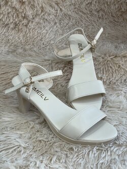 รองเท้าส้นสูง สีแอปปริคอท ส้นหนาไซส์ 39