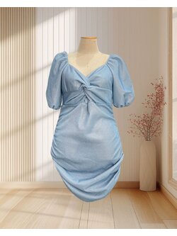 (PRE-LOVED) เดรสสั้นออกงานกลิตเตอร์ย่นสีฟ้า 3XL