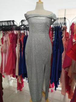 (PRE-LOVED) ราตรียาวสีเงินกลิตเตอร์ปาดไหล่ 2XL มือ2