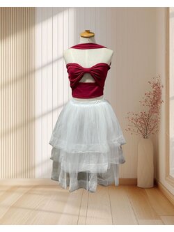 (PRE-LOVED) เสื้อครอปแฟชั่นสีแดงคล้องคอผ้ายืด ไซส์ S (เฉพาะเสื้อ)