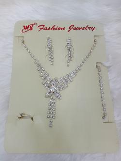 เซ็ตสร้อยเพชร