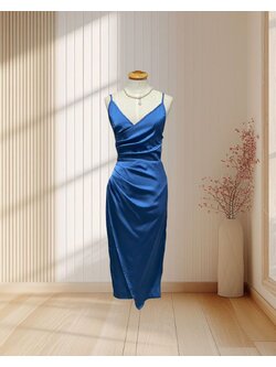 (PRE-LOVED) ราตรีสั้นสีน้ำเงิน สายเดี่ยวแหวกหน้า แต่งจีบเอว ไซส์ XS