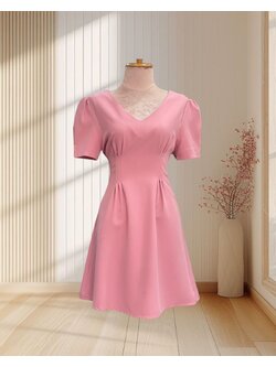 (PRE-LOVED) ราตรีเดรสสั้นสีชมพูบาร์บี้ แต่งจีบเอวสูง ไซส์ L