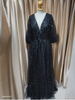 (PRE-LOVED) ชุดราตรียาวสีดำมุ้งพอง แขนพองสามส่วน F