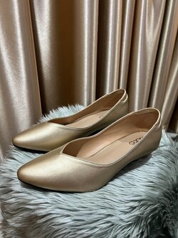 รองเท้าคัชชูสีทอง 40