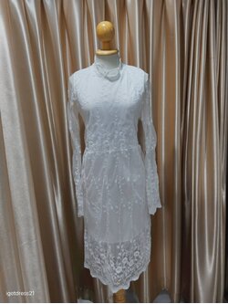 ชุดเดรสลูกไม้แขนยาว สีขาว S